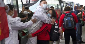 Copertina di Coronavirus – Wuhan, dopo 76 giorni finisce l’isolamento: 65mila persone in fuga dalla città – FOTO