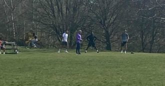 Copertina di José Mourinho immortalato mentre si allena al parco con alcuni calciatori del Tottenham nonostante i divieti