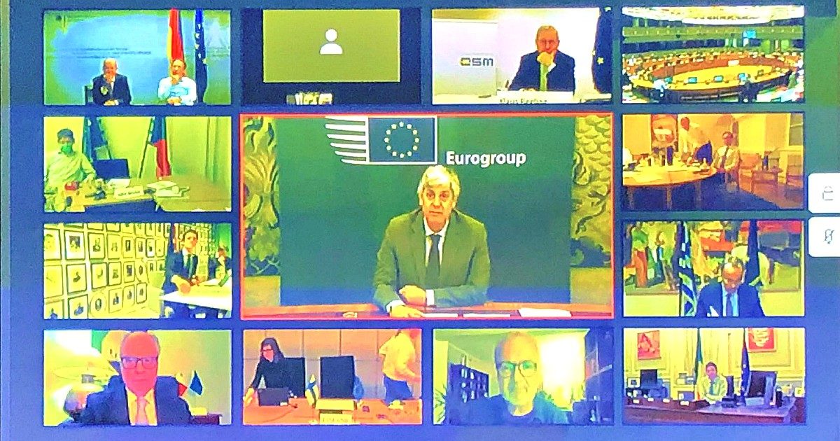 Eurogruppo, trovato accordo: palla ai leader. Nelle conclusioni c’è il Recovery Fund chiesto da Francia e Italia. Gualtieri: “Messi sul tavolo Eurobond, tolte condizionalità Mes”. Gentiloni: “Ue è solidarietà”
