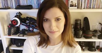 Copertina di Laura Pausini si infuria: “In Italia fa più notizia la morte di un uomo bravissimo col pallone che l’addio a tante donne violentate”
