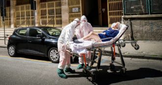 Copertina di Rsa fuori controllo, l’inchiesta di Rainews24: “In Lombardia stop ai medici del lavoro nelle case per anziani a marzo e aprile 2020”