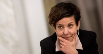 Copertina di Tracciamenti con app: pronta la relazione per il governo