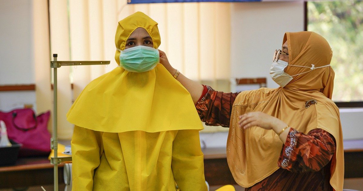Coronavirus, “oltre 100mila morti nel mondo”. Record di decessi in Gran Bretagna: 980 in 24 ore. In Francia superate le 13mila vittime. Usa, quasi 500mila contagi. Oms: “Cadaveri contagiosi? Non ci sono prove”