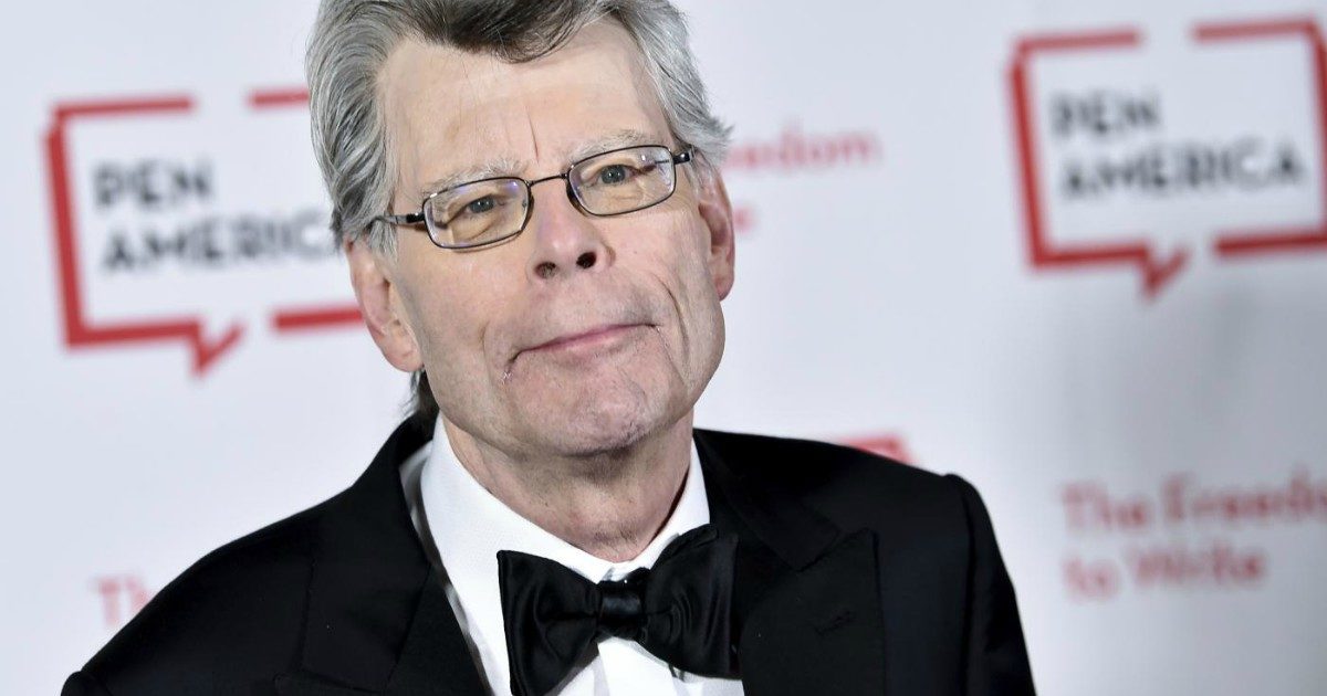 Coronavirus, Stephen King rivela: “Sono stato costretto a modificare il mio nuovo libro a causa del virus”