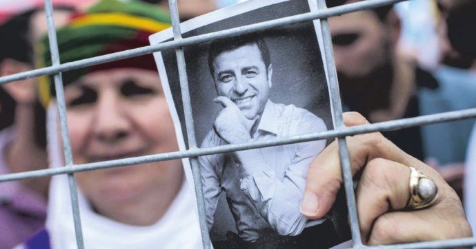 Carceri e contagio, l’amnistia non vale per gli oppositori