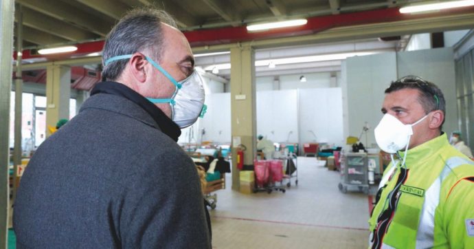Gallera e altri leghisti: “I medici fanno politica”