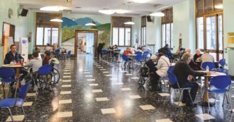 Copertina di “Noi caduti come mosche, ma abbiamo dato il culo”