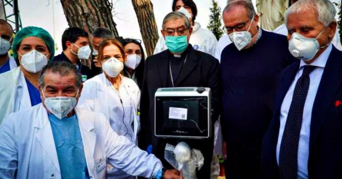 Coronavirus, detenuti donano 1600 euro all’ospedale Cotugno di Napoli. E Papa Francesco regala due ventilatori e mascherine