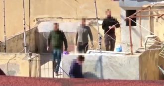 Copertina di Coronavirus, trasformano il terrazzino in piazza di spaccio: arrestati due fratelli a Reggio Calabria. Il video