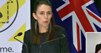 Copertina di Coronavirus, la premier neozelandese annuncia: “Taglio del 20% dello stipendio a tutti i ministri del mio governo per far fronte all’emergenza”