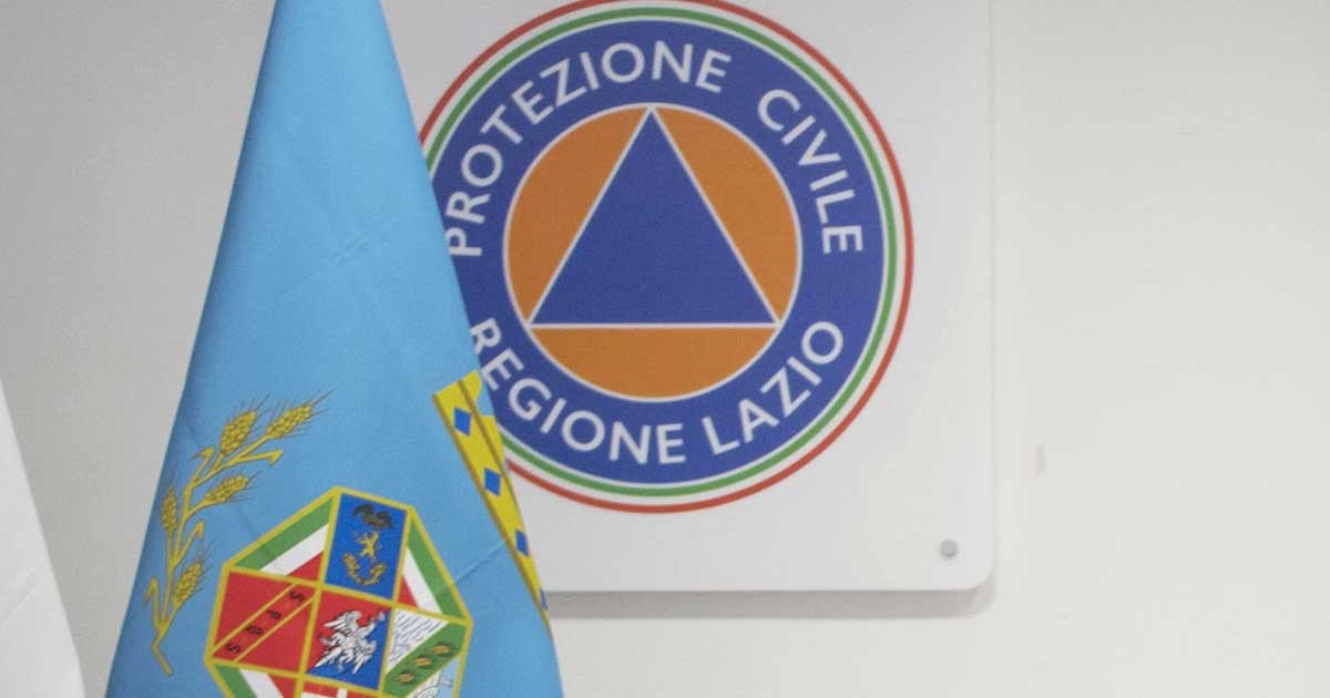 Coronavirus, la Regione Lazio paga gli anticipi ma di mascherine ne arrivano ancora troppo poche. I fornitori? Venditori di lampade, profumerie, editori di gossip e una società citata nei Panama Papers