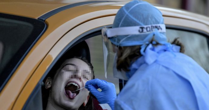 “Tamponi in Lombardia: domani ci fermeremo”