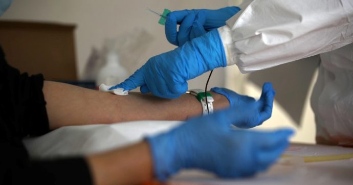 Coronavirus, Istat: “I primi 150mila test sierologici su un campione di abitanti di 2mila Comuni, rappresentativo per età e attività”