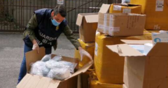 Copertina di Sequestrate 60mila mascherine chirurgiche nel porto di Vado Ligure: prodotte in Cina ma spacciate come italiane
