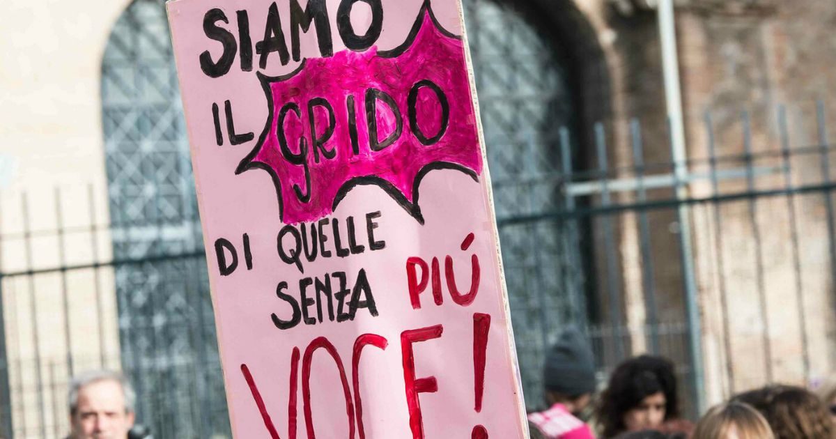 Trento, 51enne picchia la moglie davanti alla figlia: allontanato da casa. Applicata la direttiva per trasferire il maltrattante e non la vittima