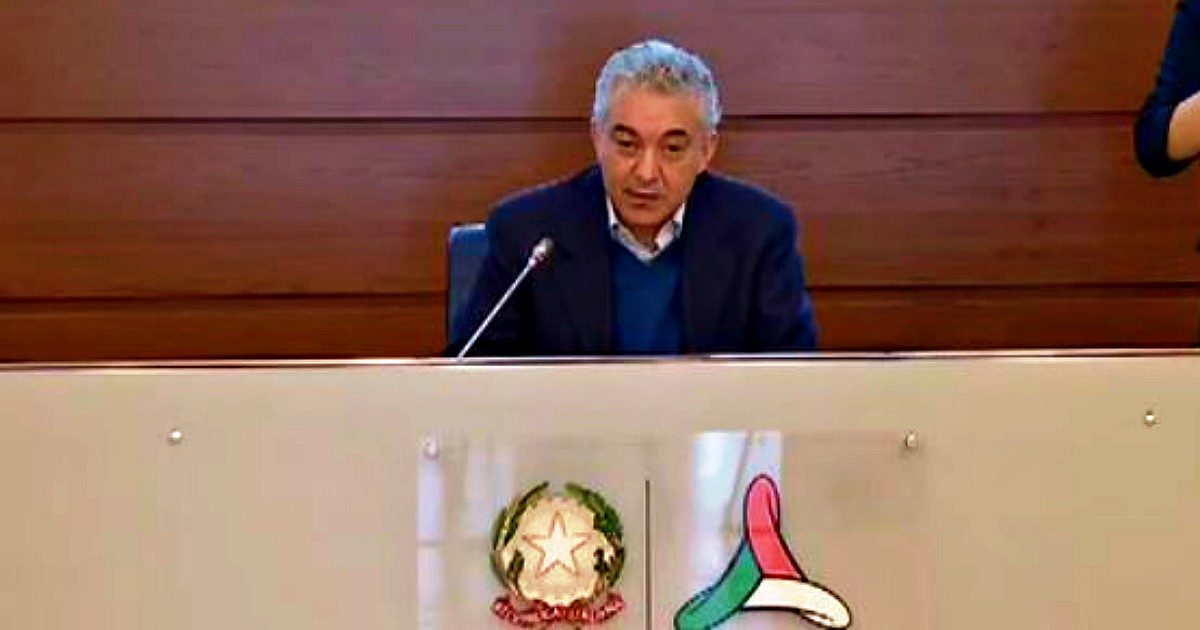 Coronavirus, il commissario Arcuri: “Ripresa breve senza sicurezza, sbagliato contrapporre salute ed economia”. Sulla Fase 2: “Avviati test sull’app di tracciamento, pronti per garantire mascherine che servono”
