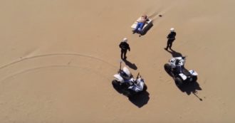 Copertina di Coronavirus, a Rimini controlli anche con droni e quad: il video del blitz nella spiaggia deserta