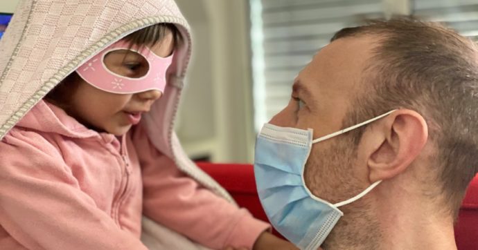 Copertina di SuperTilli e suo papà: due eroi in maschera contro il Coronavirus