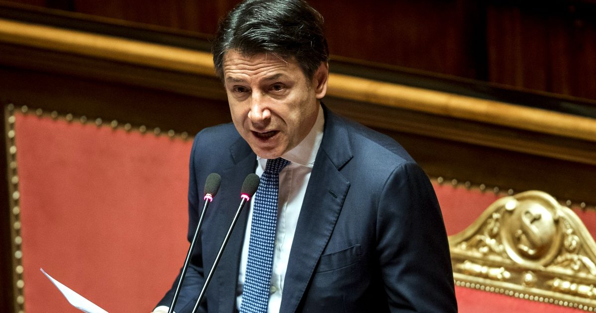 Coronavirus, dal 4 maggio si potrà fare attività sportiva all’aperto (da soli) e comprare cibo da asporto. Obbligo di mascherine sui mezzi pubblici. Negozi aperti dal 18, parrucchieri ed estetisti da giugno