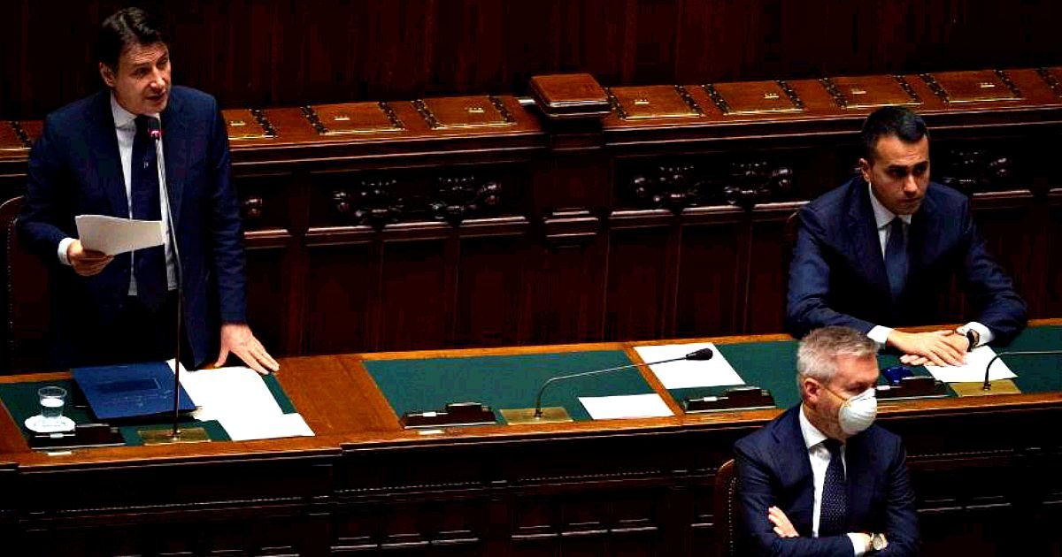 Conte al Parlamento: ‘Nuovo decreto per 50 miliardi. Fase 2 complessa, ci sarà piano strutturato”. Su trattative Ue: “Sostegno a proposte di Francia e Spagna, su condizionalità Mes attendo regolamenti attuativi’
