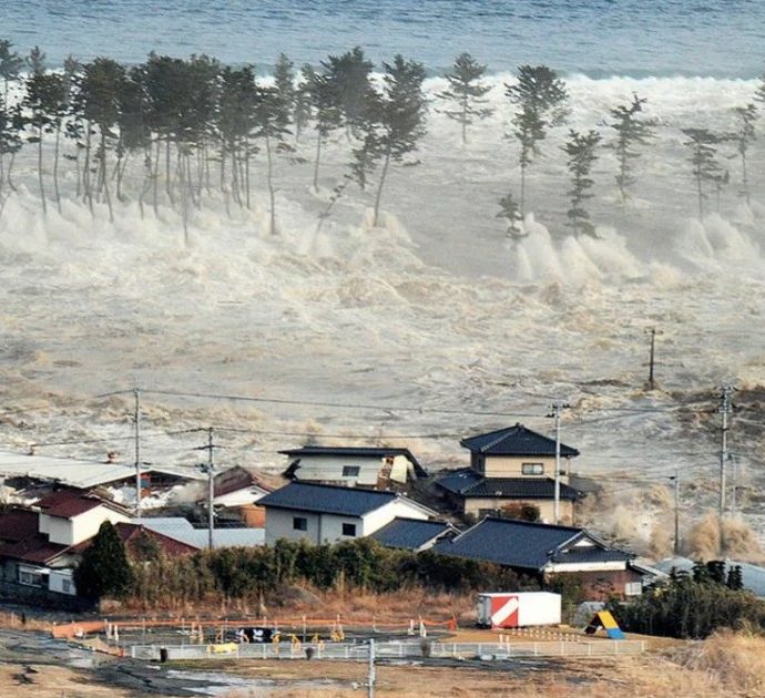 Il video di uno tsunami in Giappone diventa virale sui social: ma è una fake news