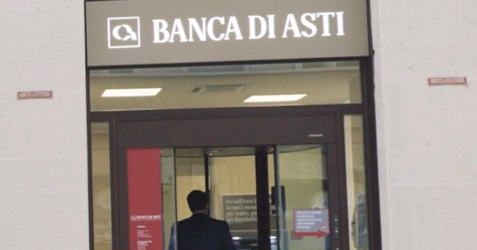 Copertina di Le porte girevoli dei berluscones: via vai alla Cassa di risparmio di Asti