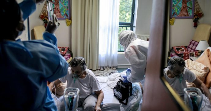 Il matrimonio di interesse (e di politica) tra gli editori e le residenze assistite