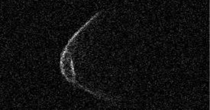 L’asteroide 1998 OR2 si avvicina alla Terra e “sembra indossare una mascherina”