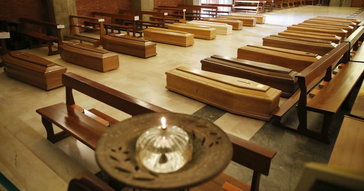 Coronavirus, lo psicologo che lavora a Codogno: ‘Difficile elaborare il lutto senza funerali. Il rito aiuta a dare significato a quello che succede’