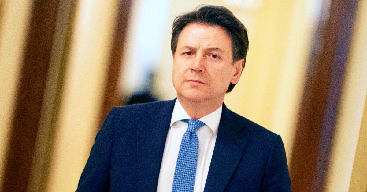 Coronavirus, Conte: “Non ci sarà piena libertà di movimento dal 4 maggio, bar e ristoranti riapriranno dopo. La scuola? A settembre”