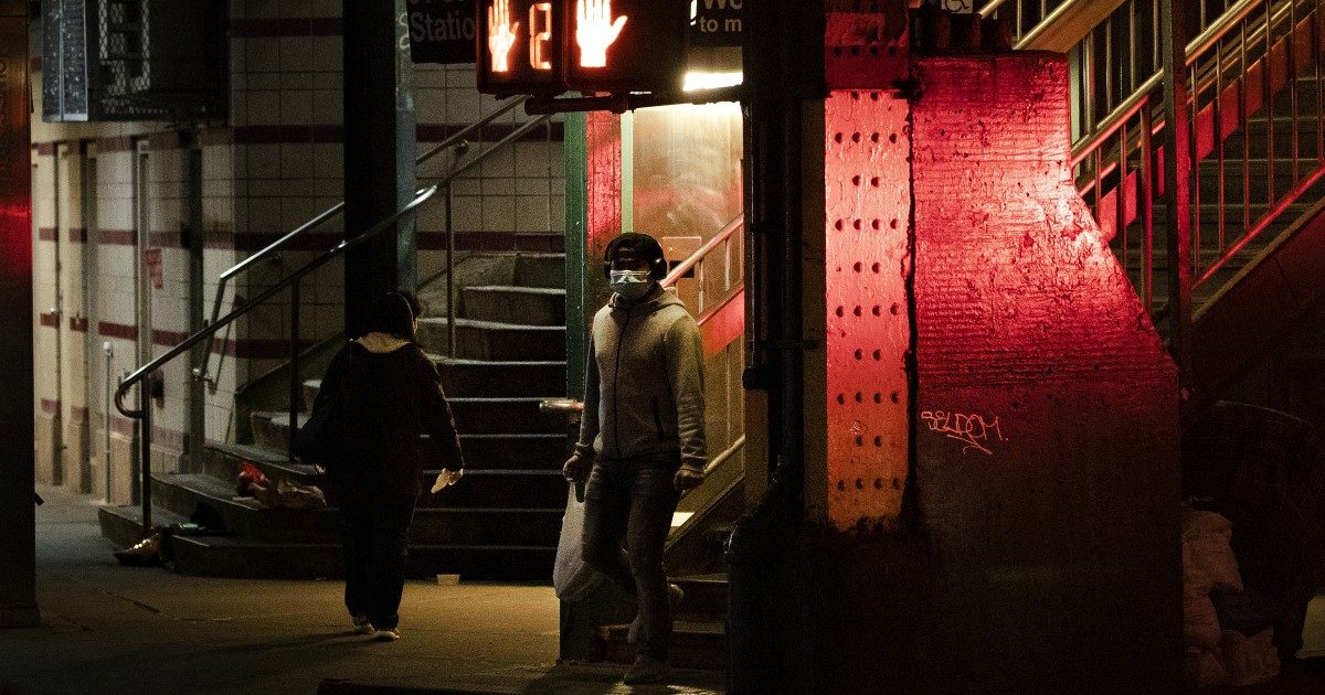 Coronavirus, a Wuhan nessun malato di Covid in ospedale. “Aumentati i casi di intossicazione dopo le dichiarazioni di Trump sulle iniezioni di disinfettante”. Calano i morti in Spagna. Uk, Johnson al lavoro da lunedì