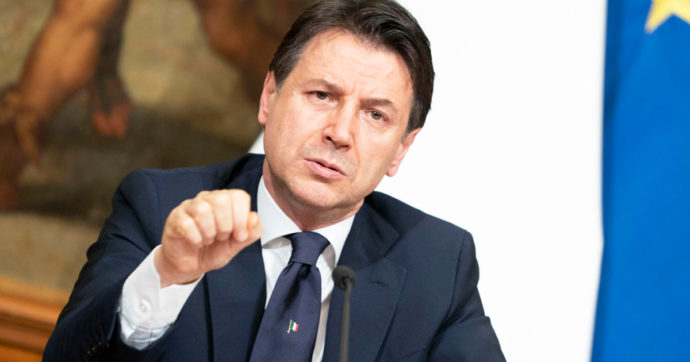 In Edicola sul Fatto Quotidiano del 27 Aprile: Si riparte col freno a mano. Conte: “Sarà dura, dipende da noi: tenere le distanze