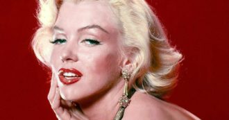 Copertina di Marilyn Monroe, dopo 59 anni la sua morte è ancora avvolta dal mistero. Netflix è pronta a lanciare “Blonde”, il film sulla vita della diva