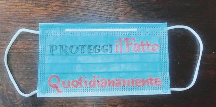 Maschere speciali, diplomi “felini” e un nuovo vocabolario del virus