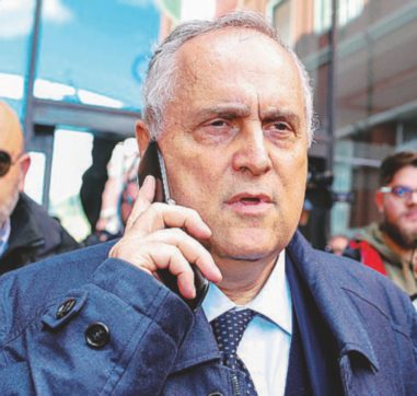 Presto, date uno scudetto al virologo Lotito