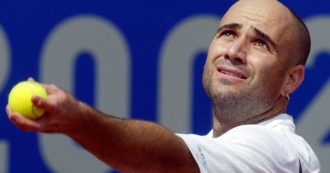 Copertina di Andre Agassi, i suoi primi 50 anni tra genio sportivo e sregolatezza: i 5 match che hanno creato il mito del tennis moderno