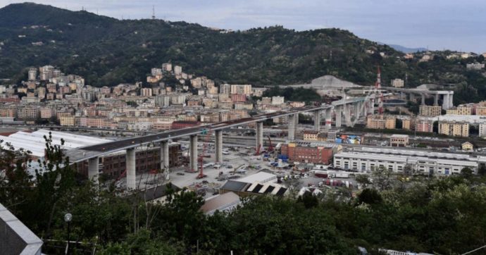 Genova, un anno fa veniva inaugurato il nuovo viadotto sul Polcevera: il ponte delle deroghe