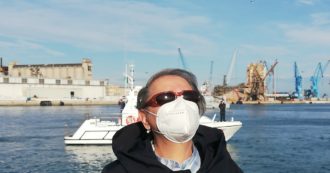 Copertina di Coronavirus, la nave Costa Magica arriva nel porto di Ancona tra le polemiche. La sindaca: “Accoglierla è un dovere, operazioni sicure”