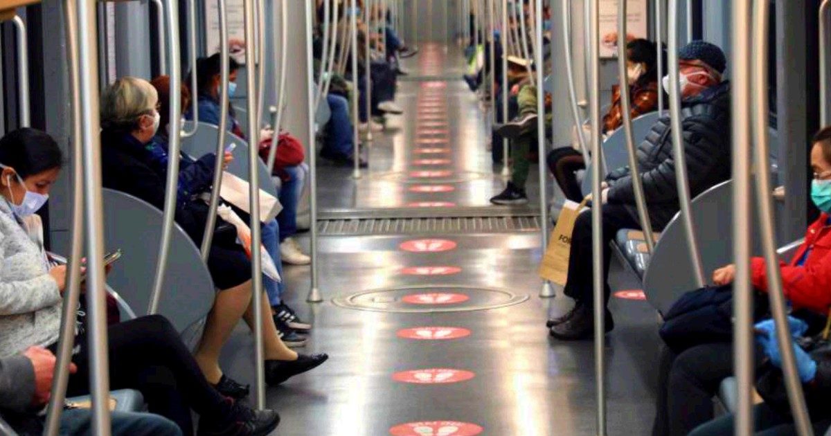 Coronavirus, dagli assembramenti agli orari di punta fino ai controlli: tutte le incognite per metropolitane, bus, treni e tram durante la Fase 2. Dal 4 maggio Atm, Atac e le altre aziende alla prova dei nuovi flussi