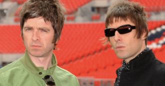 Copertina di Oasis, a mezzanotte esce “Dont’ Stop” brano inedito di quindici anni fa. Liam Gallagher: “Attenti, arriva un asteroide”