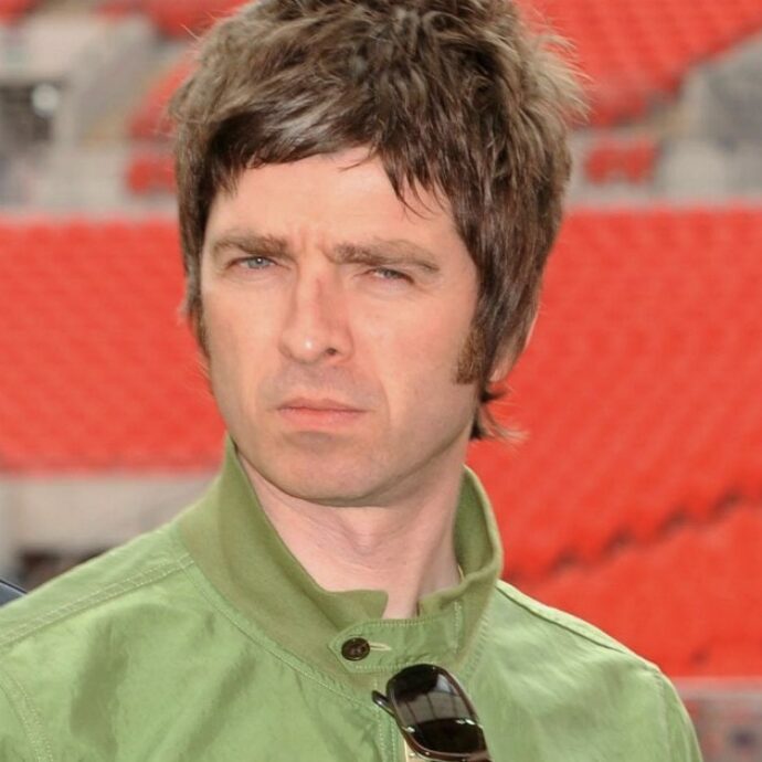 Oasis, a mezzanotte esce “Dont’ Stop” brano inedito di quindici anni fa. Liam Gallagher: “Attenti, arriva un asteroide”