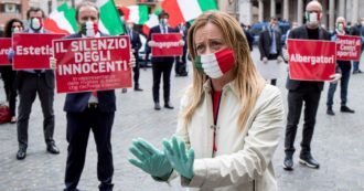 Copertina di Il Pd vuole “parlamentarizzare” i Dpcm Casellati contro Conte: “Camere escluse”
