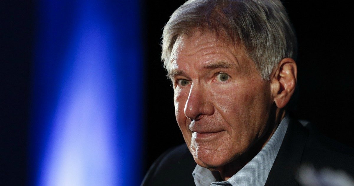 Harrison Ford sotto indagine: non ha ascoltato la torre di controllo durante un atterraggio, “sfiorata la tragedia”