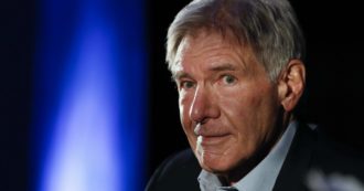 Copertina di Harrison Ford sotto indagine: non ha ascoltato la torre di controllo durante un atterraggio, “sfiorata la tragedia”
