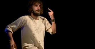 Copertina di “Mi interessa la fame, non la fama: così ho creato il teatro on demand”