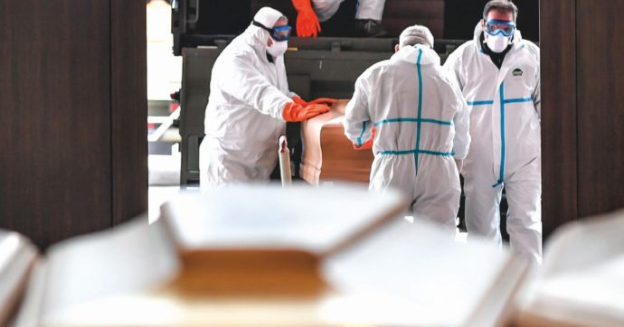 “Ora i nostri defunti vorrebbero fermare il virus, non riaprire”