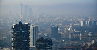 Copertina di L’Ue contro l’inquinamento che fa 300mila morti all’anno: “Limiti più stretti alle polveri sottili e diritto di risarcimento per i cittadini”