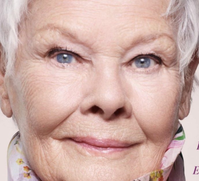 Judi Dench a 85 anni in copertina su Vogue, è record: “La pensione? No, no, no e ancora no. Sciacquati la bocca”