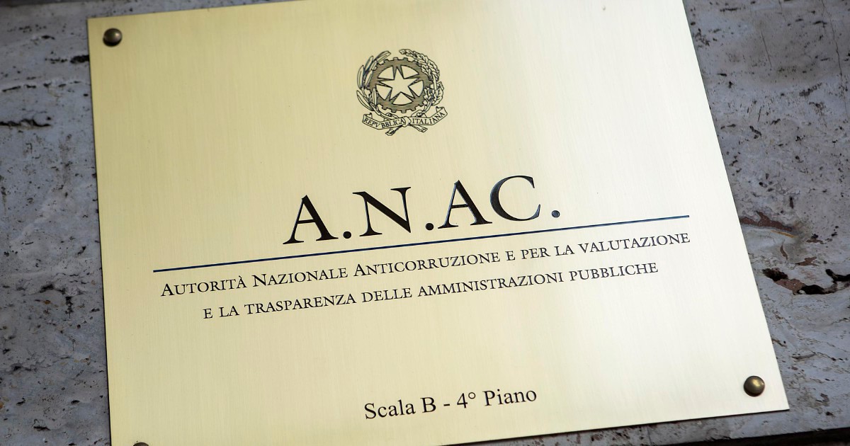 Porte girevoli tra pubblica amministrazione e affari, Anac chiede a governo e Parlamento di rafforzare e rendere più precise le norme
