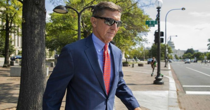 Russiagate, colpo di scena nel caso Flynn: cadono le accuse. Trump: “Sono molto felice”